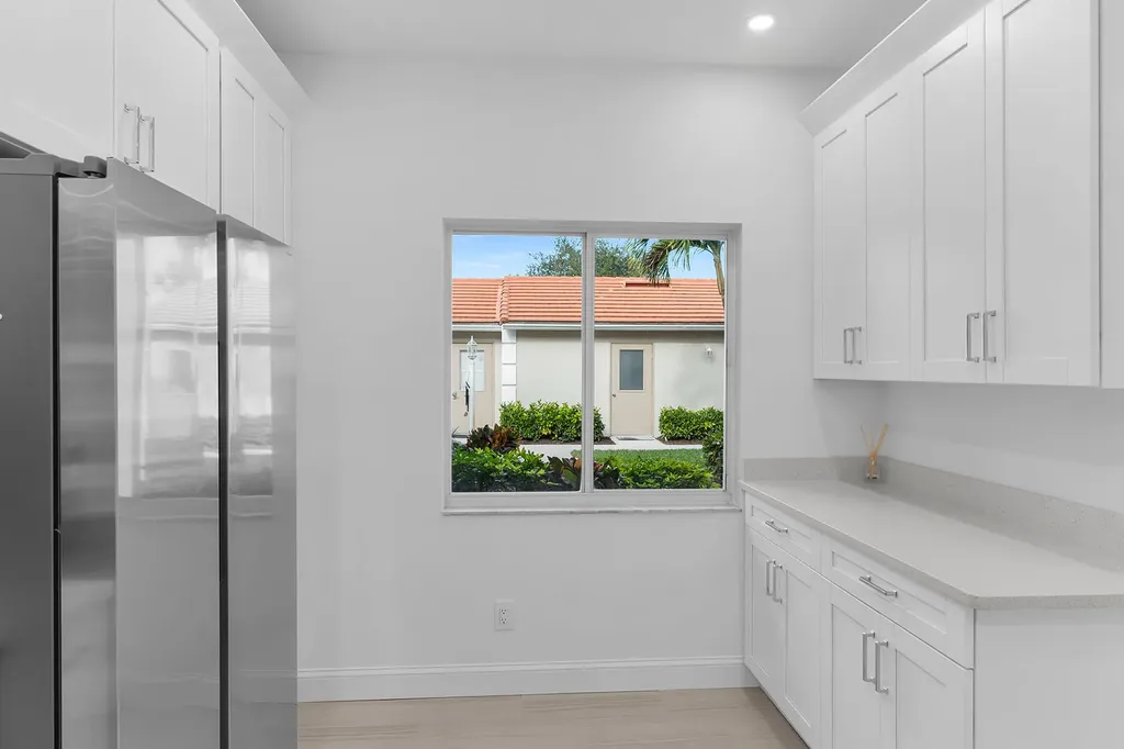 700 Saratoga Circle Naples FL 34104