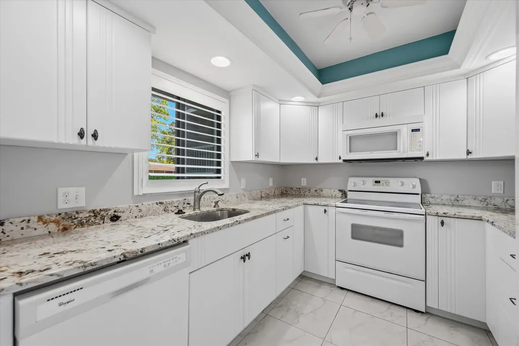 5757 Gage Lane Naples FL 34113