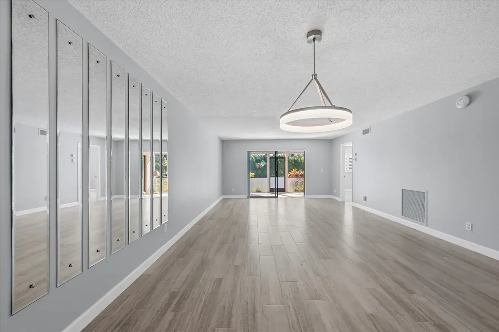 5757 Gage Lane Naples FL 34113