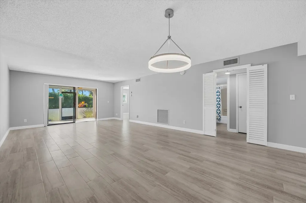 5757 Gage Lane Naples FL 34113