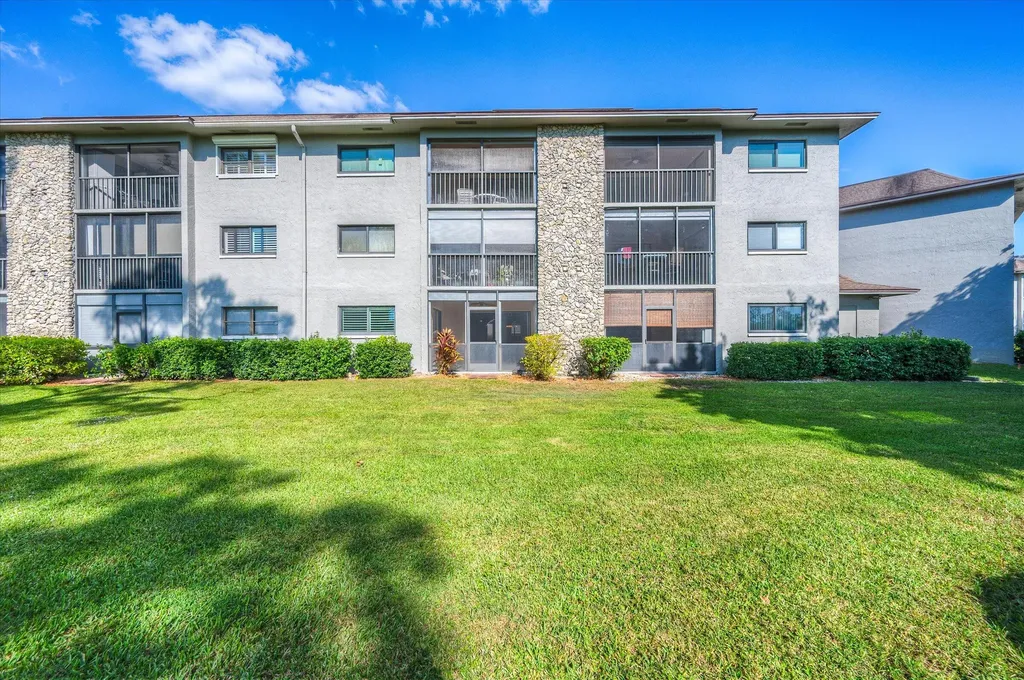 5757 Gage Lane Naples FL 34113