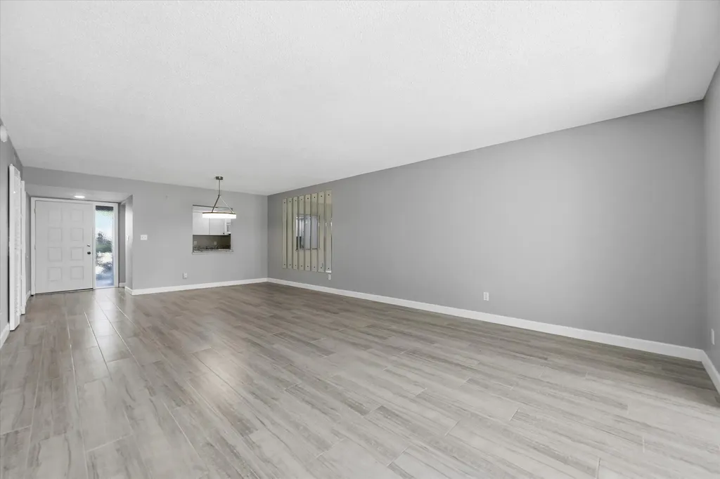 5757 Gage Lane Naples FL 34113