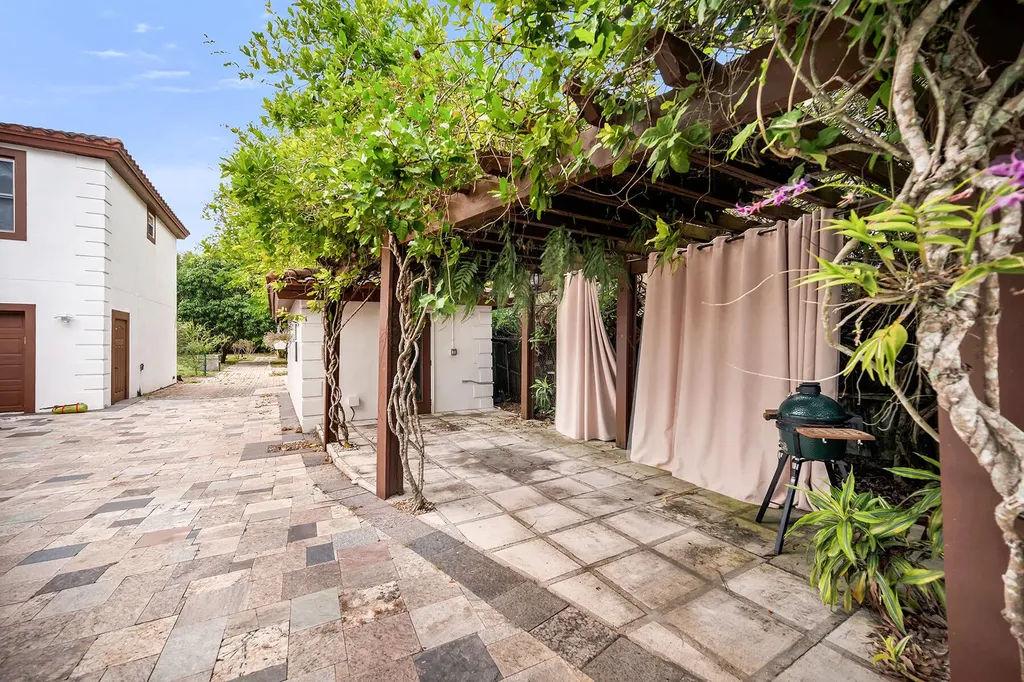 2605 64th Street SW Naples FL 34105