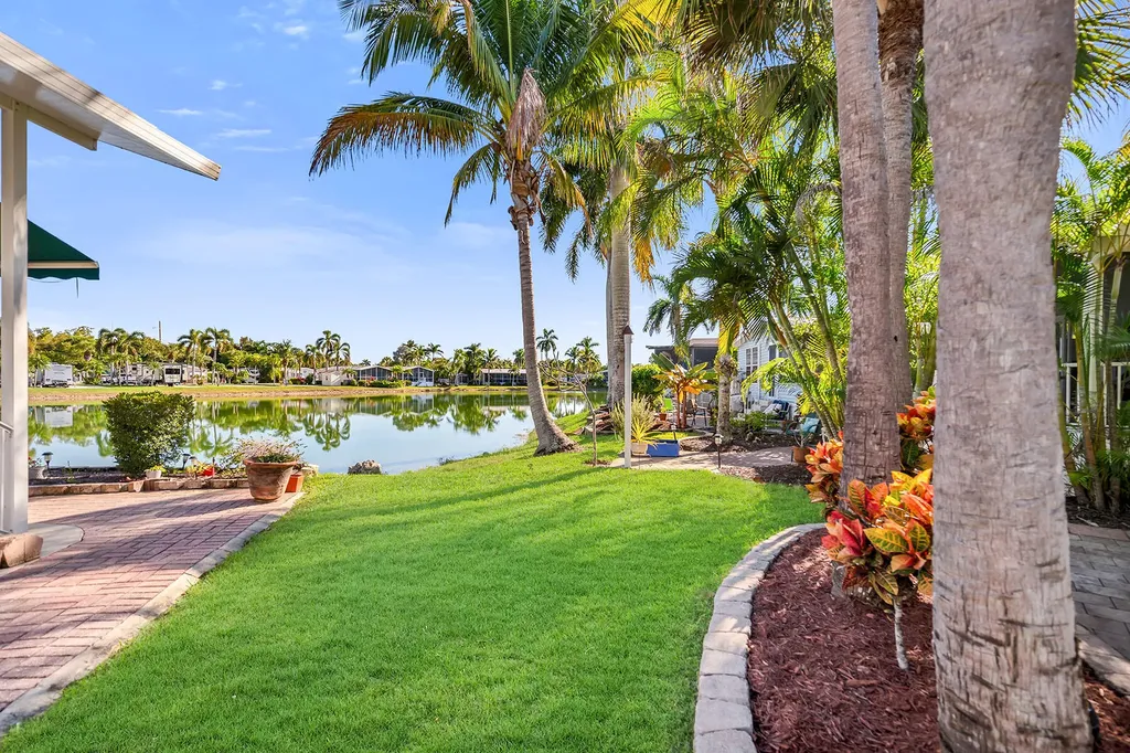 1113 Diamond Lake Circle Naples FL 34114