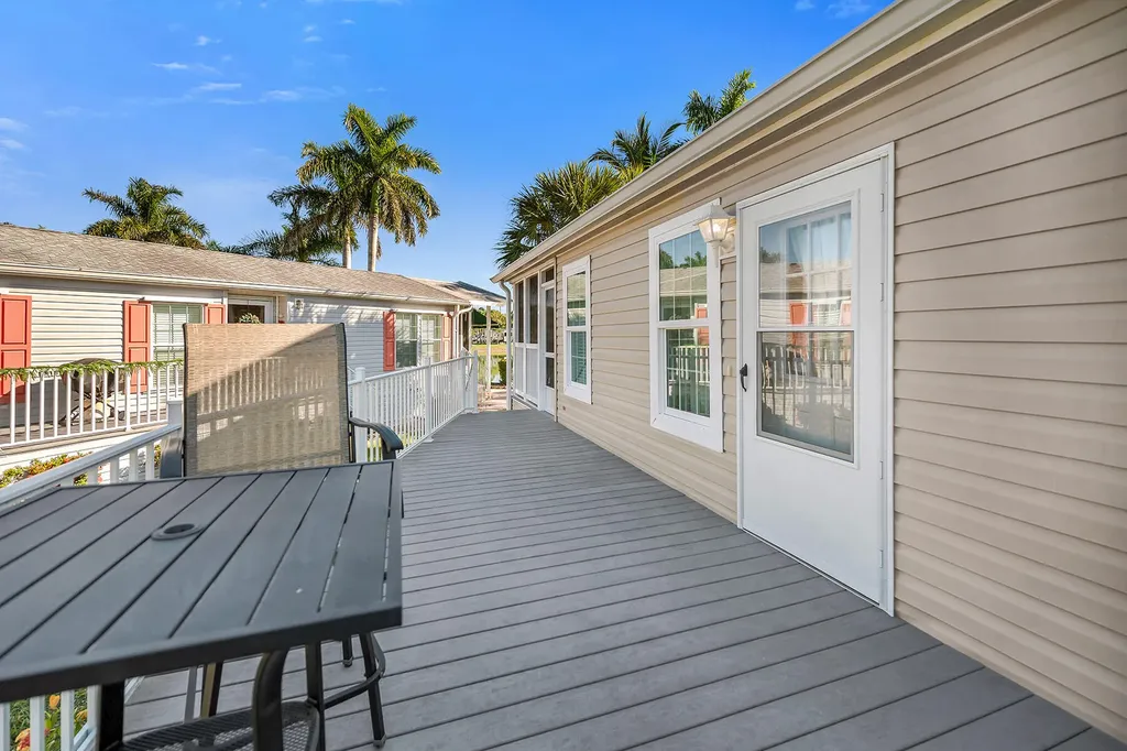 1113 Diamond Lake Circle Naples FL 34114