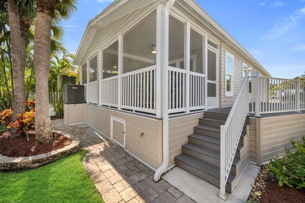 1113 Diamond Lake Circle Naples FL 34114