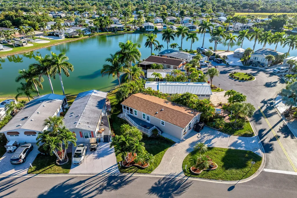 1113 Diamond Lake Circle Naples FL 34114