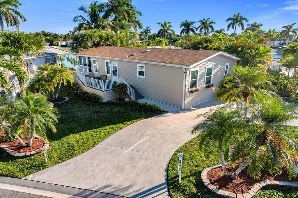 1113 Diamond Lake Circle Naples FL 34114