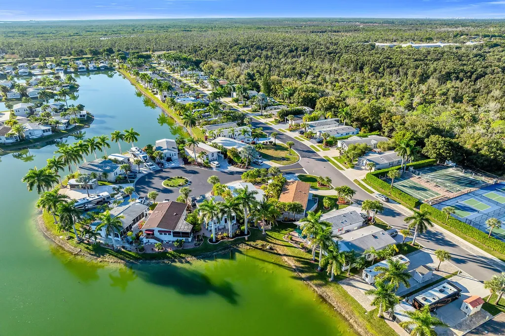 1113 Diamond Lake Circle Naples FL 34114