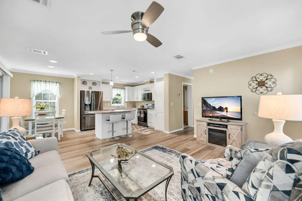 1113 Diamond Lake Circle Naples FL 34114