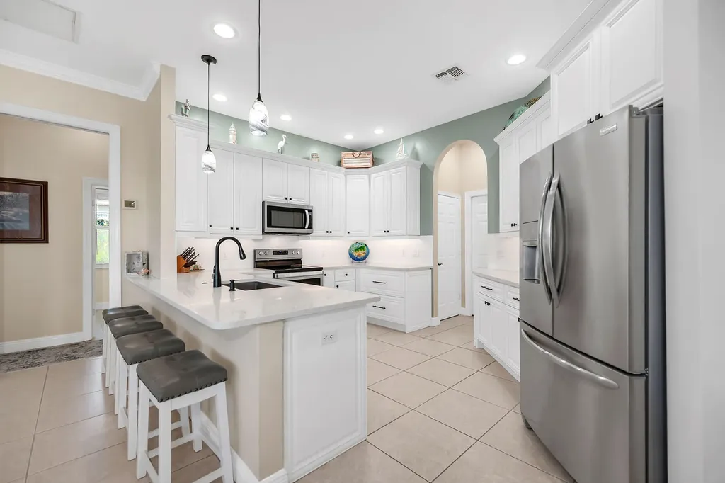 18031 Royal Tree Parkway Naples FL 34114