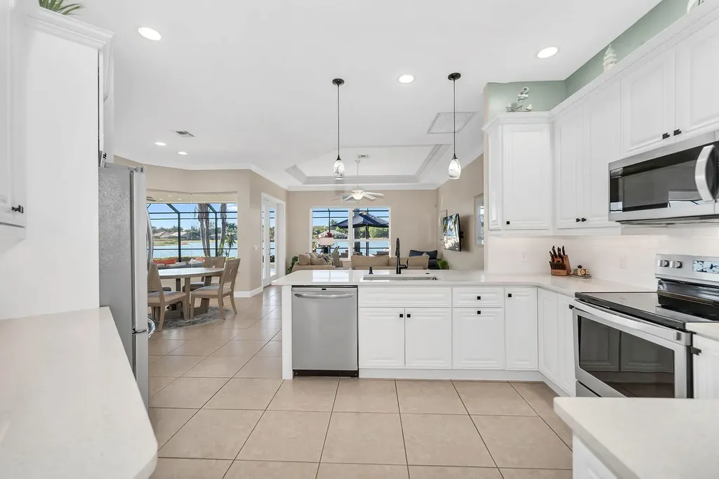 18031 Royal Tree Parkway Naples FL 34114