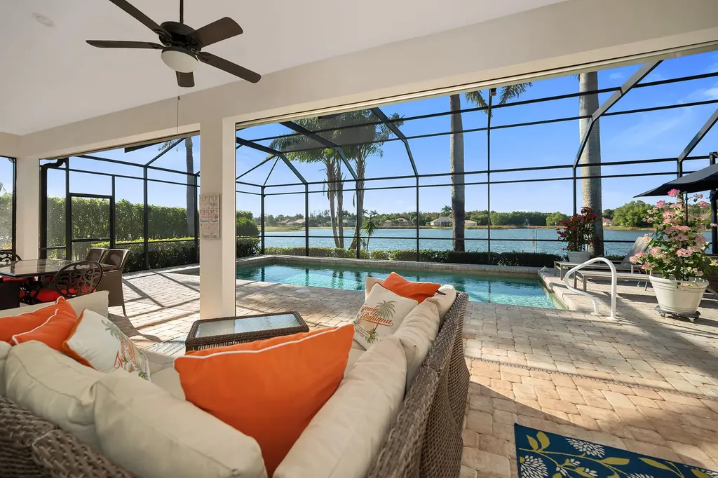 18031 Royal Tree Parkway Naples FL 34114