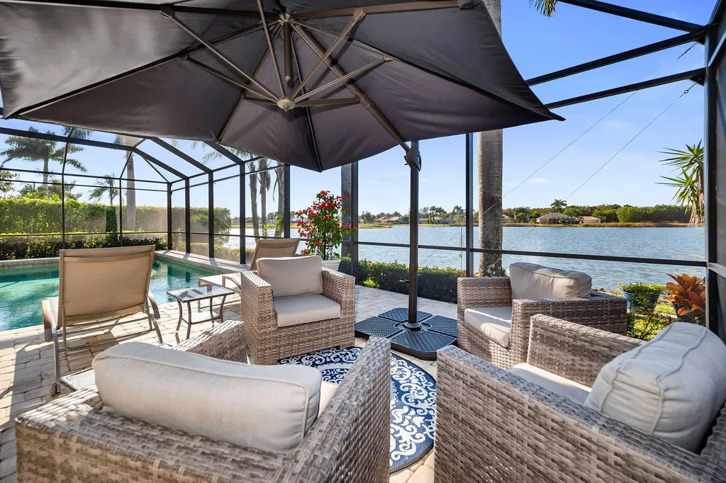 18031 Royal Tree Parkway Naples FL 34114