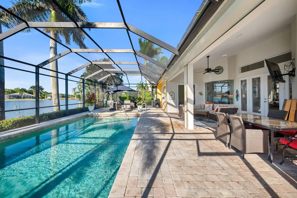 18031 Royal Tree Parkway Naples FL 34114