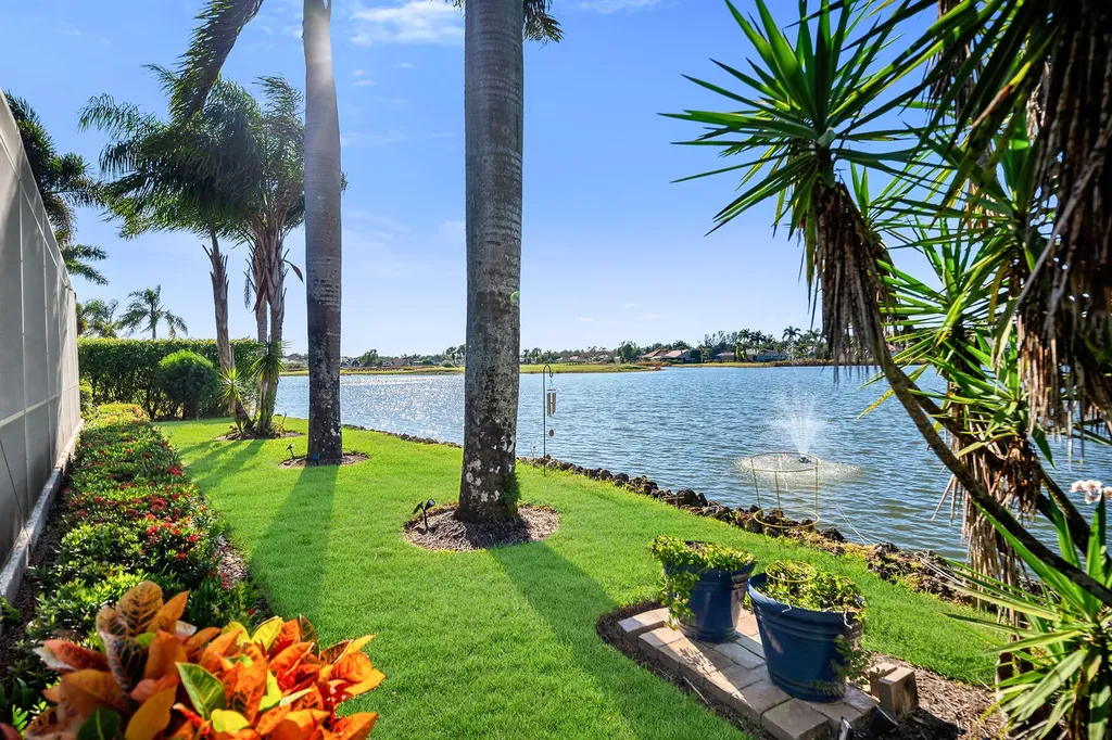 18031 Royal Tree Parkway Naples FL 34114