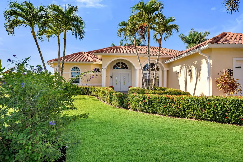 18031 Royal Tree Parkway Naples FL 34114