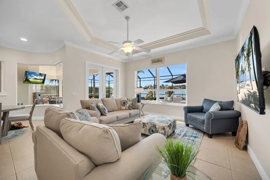 18031 Royal Tree Parkway Naples FL 34114