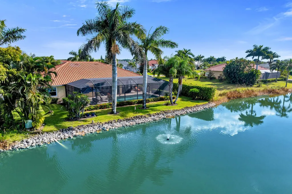 18031 Royal Tree Parkway Naples FL 34114