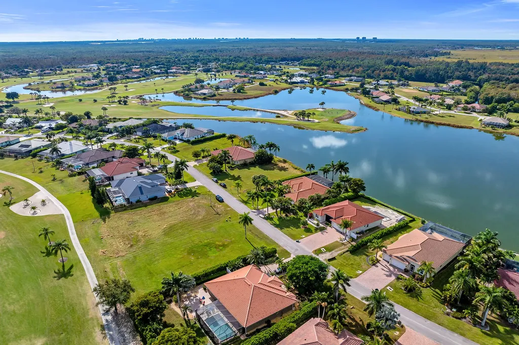 18031 Royal Tree Parkway Naples FL 34114