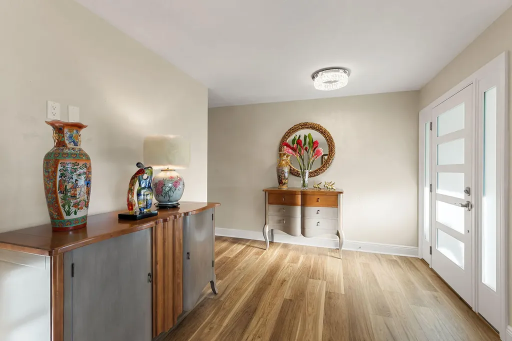 568 Tigertail Court Marco Island FL 34145