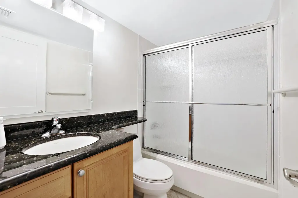 1528 Mainsail Naples FL 34114