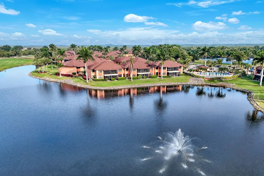 1528 Mainsail Naples FL 34114
