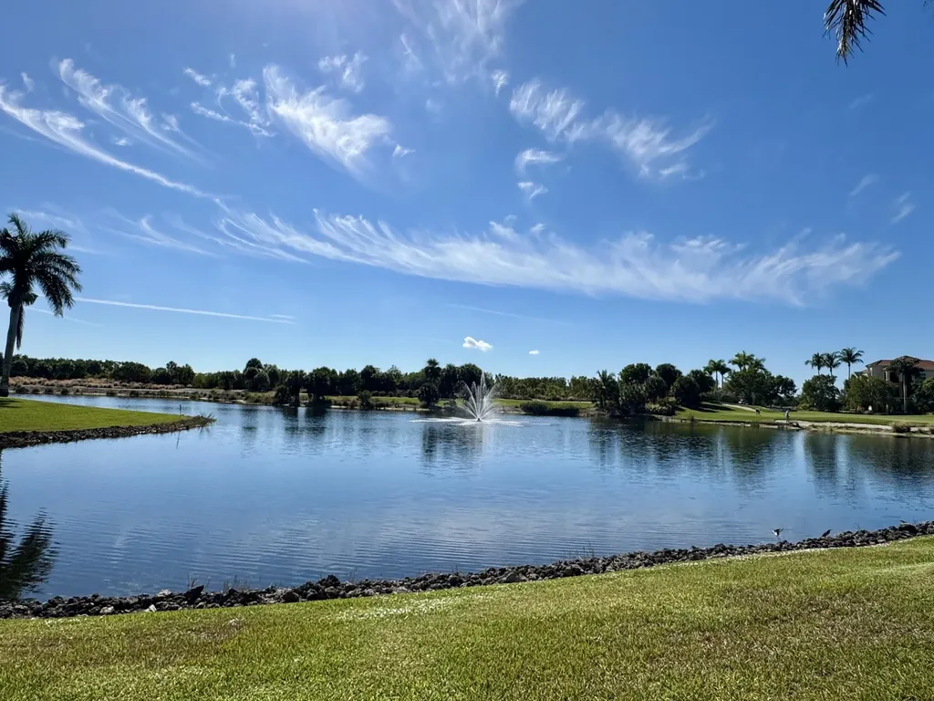 1528 Mainsail Naples FL 34114