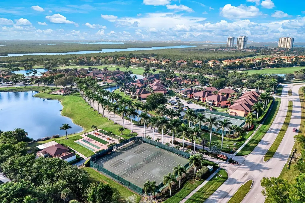 1528 Mainsail Naples FL 34114