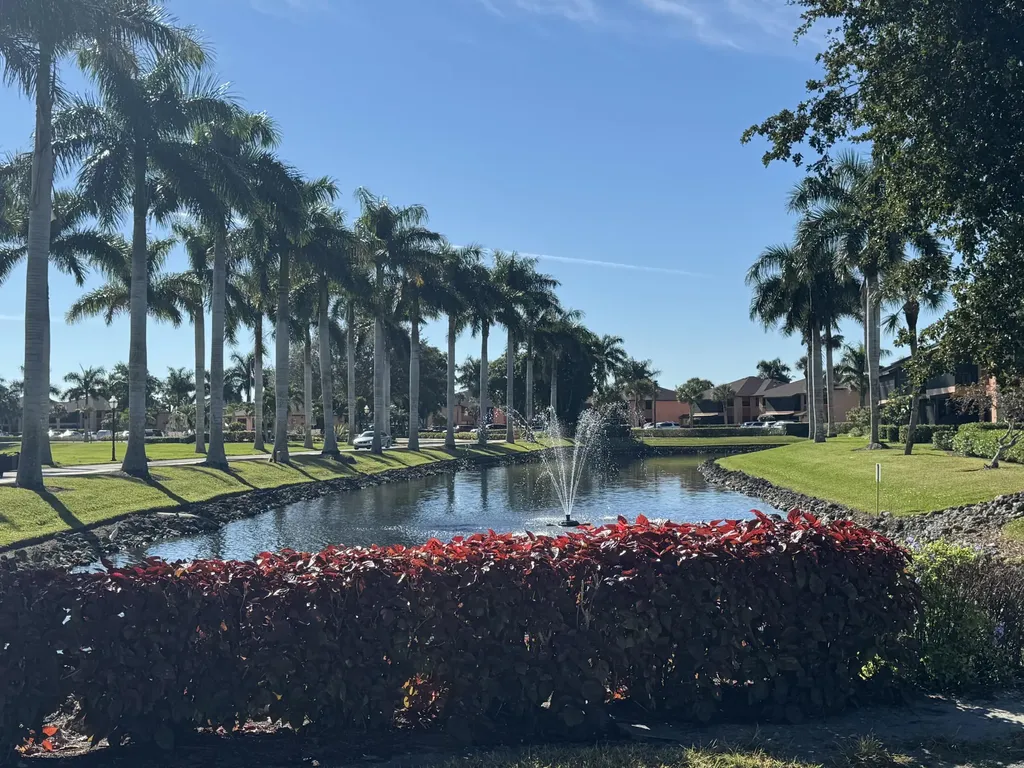 1528 Mainsail Naples FL 34114