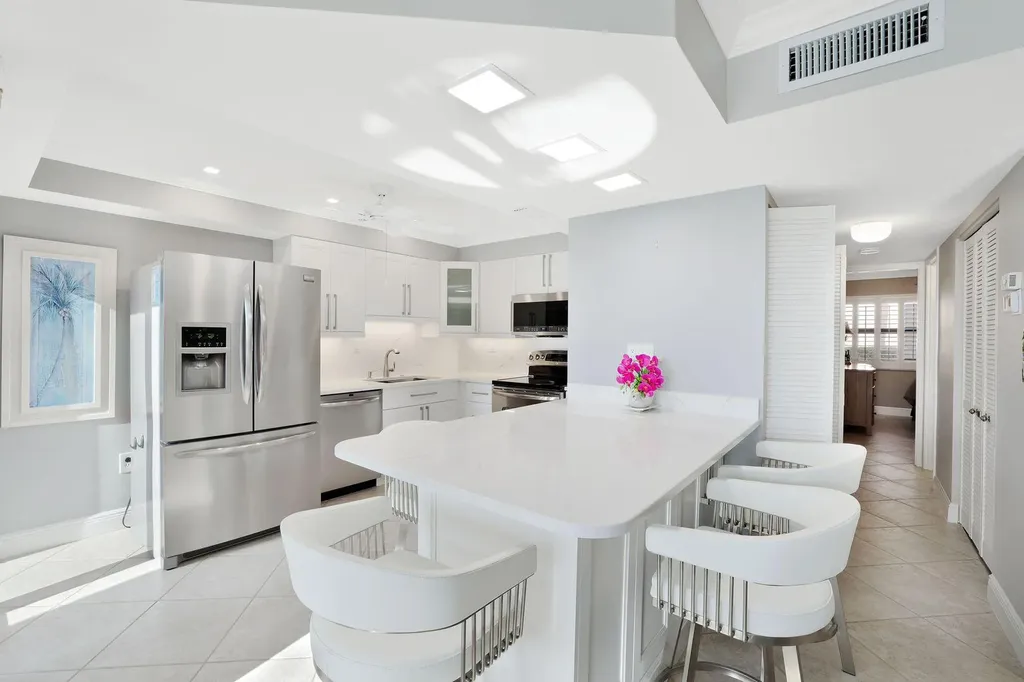 1528 Mainsail Naples FL 34114