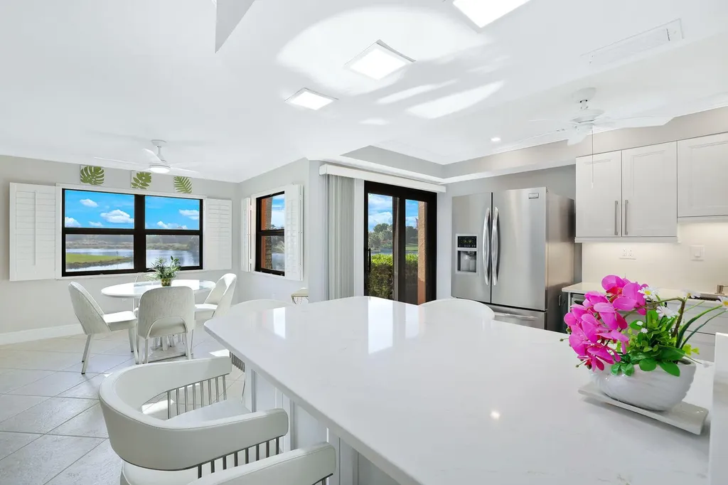 1528 Mainsail Naples FL 34114