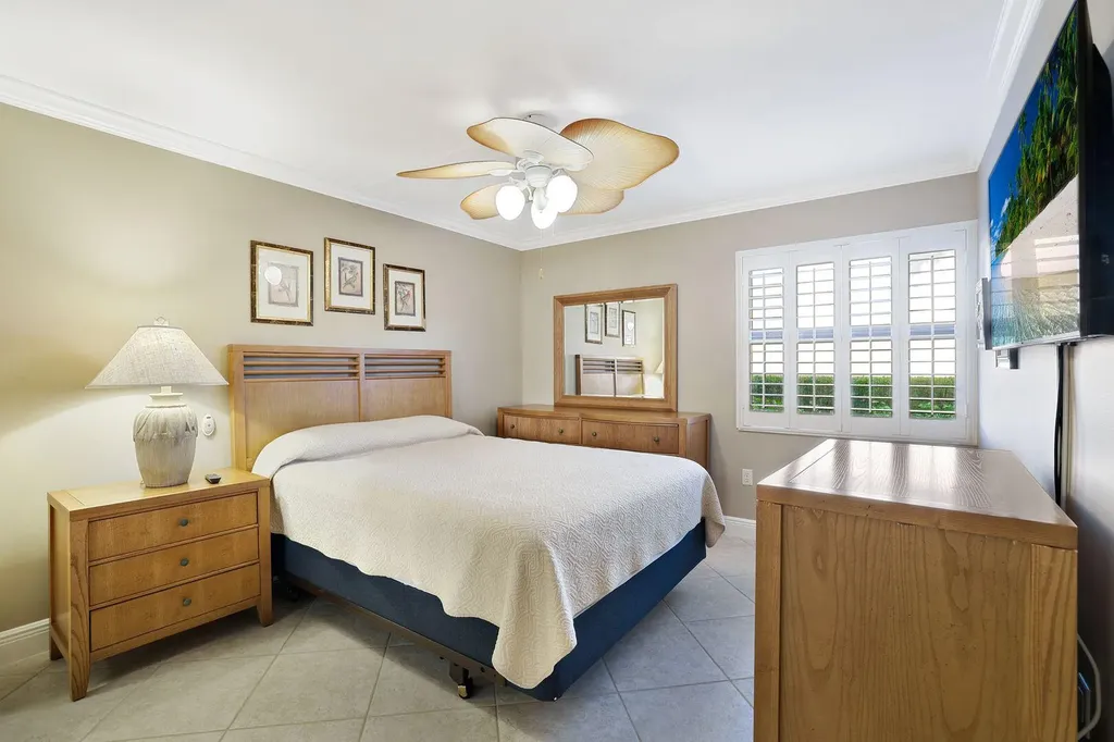 1528 Mainsail Naples FL 34114