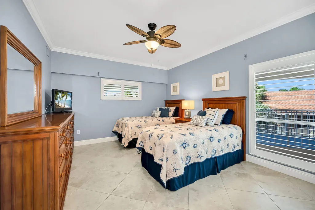 816 W Elkcam Circle Marco Island FL 34145