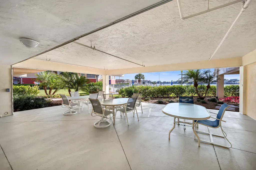 816 W Elkcam Circle Marco Island FL 34145