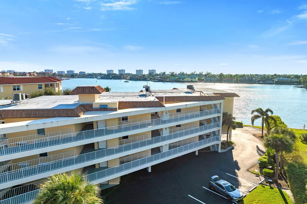 816 W Elkcam Circle Marco Island FL 34145