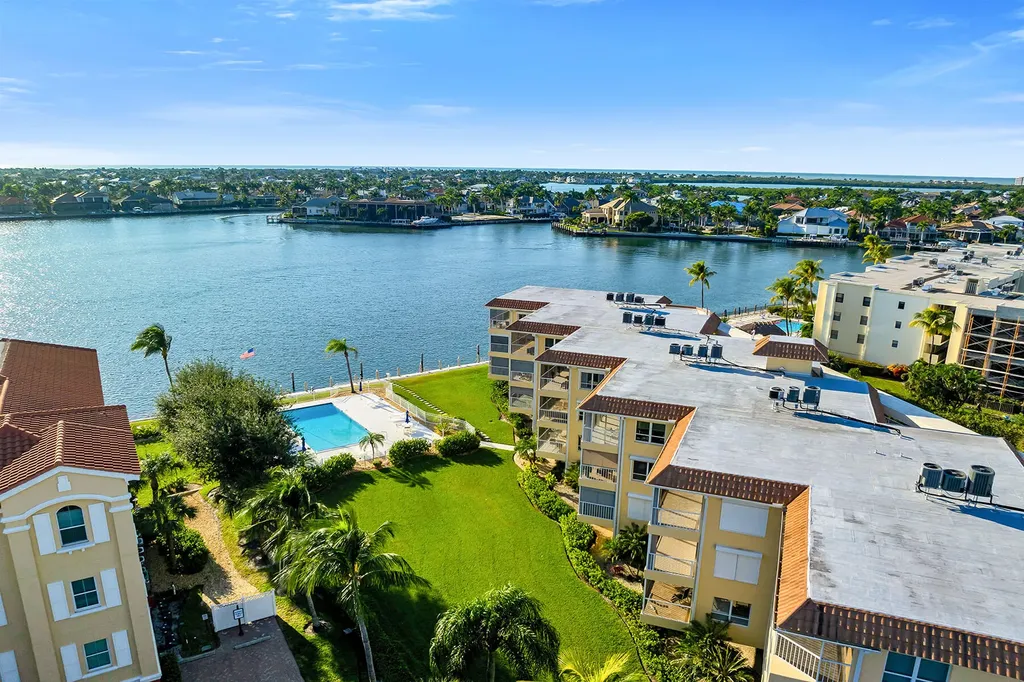 816 W Elkcam Circle Marco Island FL 34145