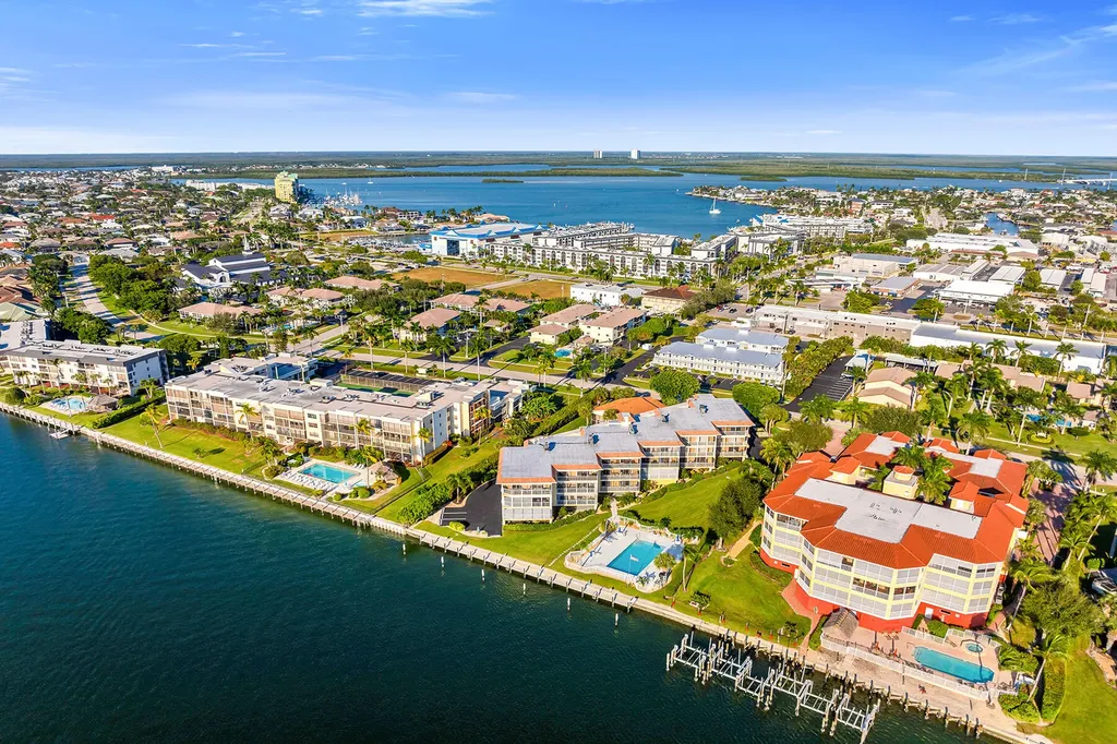 816 W Elkcam Circle Marco Island FL 34145