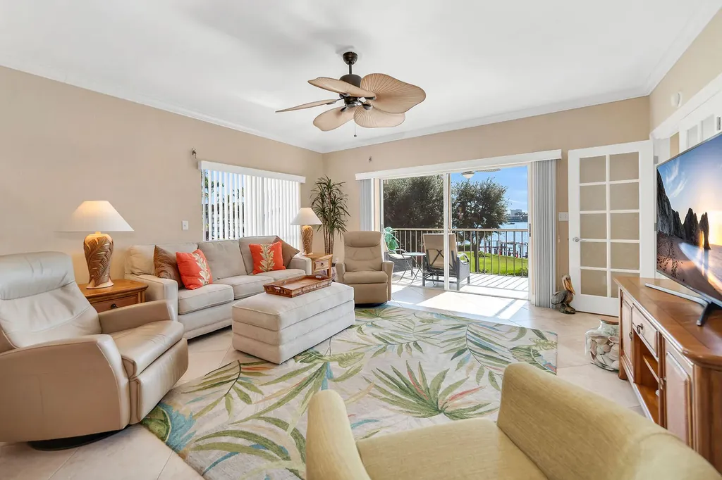 816 W Elkcam Circle Marco Island FL 34145