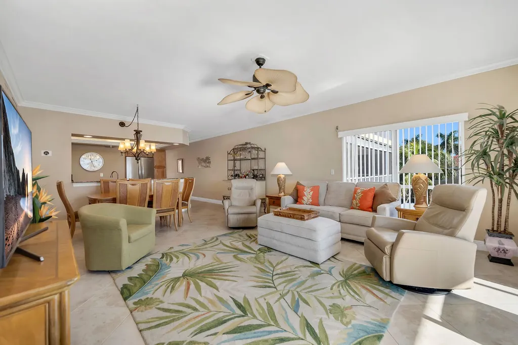 816 W Elkcam Circle Marco Island FL 34145