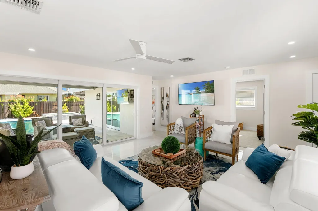 321 Columbus Way Marco Island FL 34145