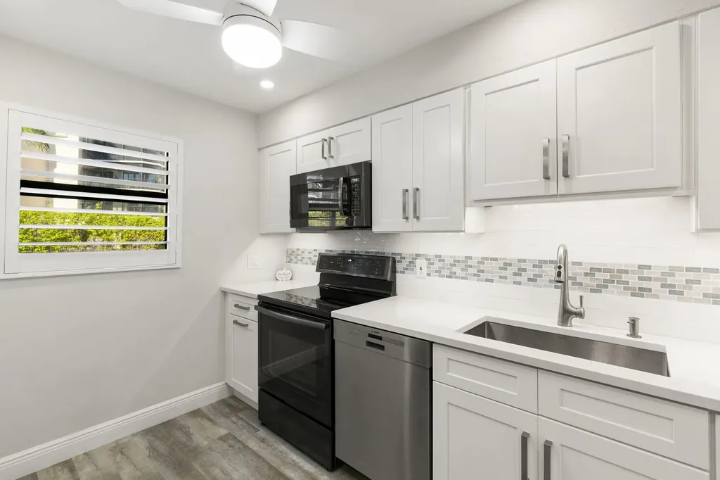 991 Collier Court Marco Island FL 34145