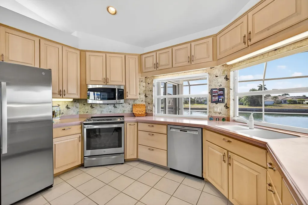 489 Adirondack Court Marco Island FL 34145