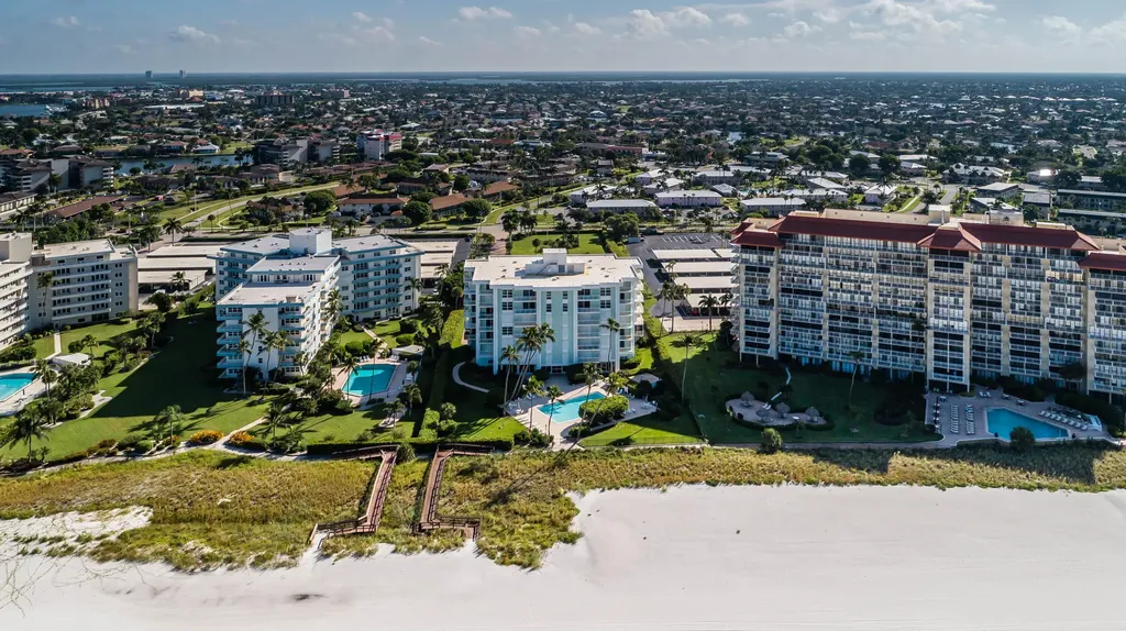 500 Saturn Marco Island FL 34145