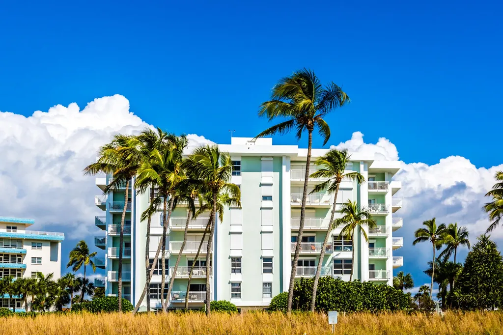 500 Saturn Marco Island FL 34145