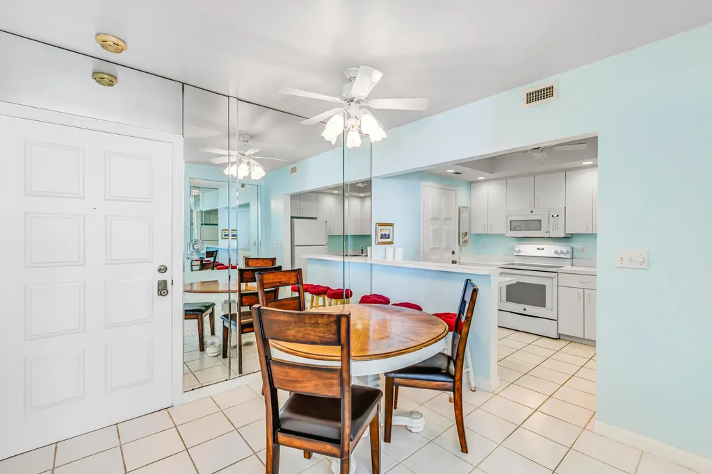 500 Saturn Marco Island FL 34145