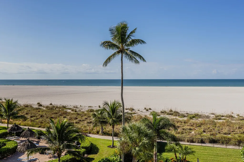 500 Saturn Marco Island FL 34145