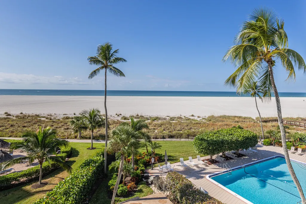 500 Saturn Marco Island FL 34145