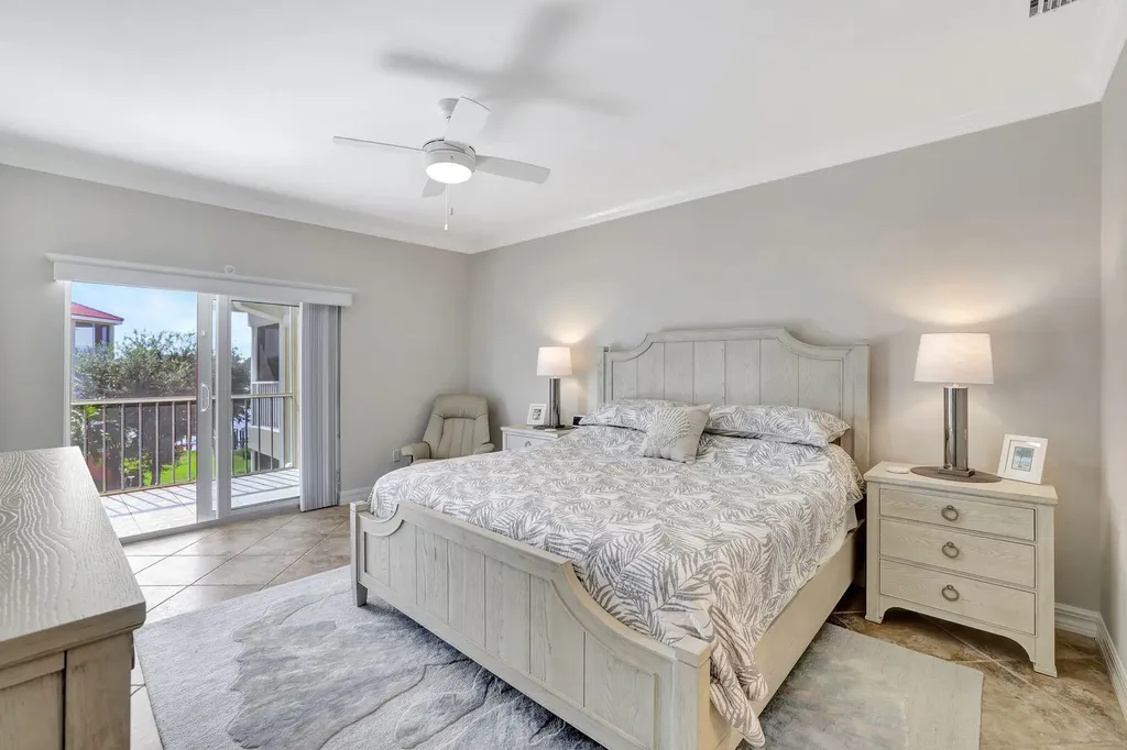 816 W Elkcam Circle Marco Island FL 34145