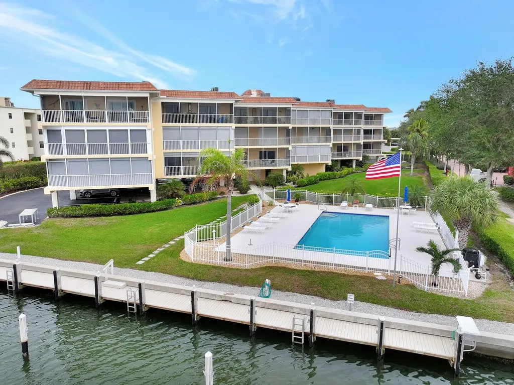 816 W Elkcam Circle Marco Island FL 34145